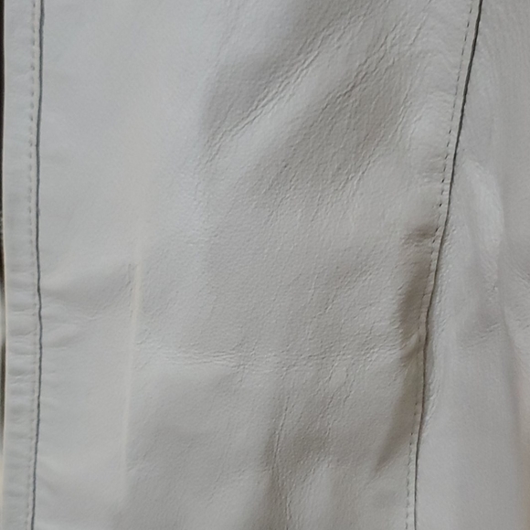Womens off white leather jacket by Pamela McCoy - Picture 5 of 5